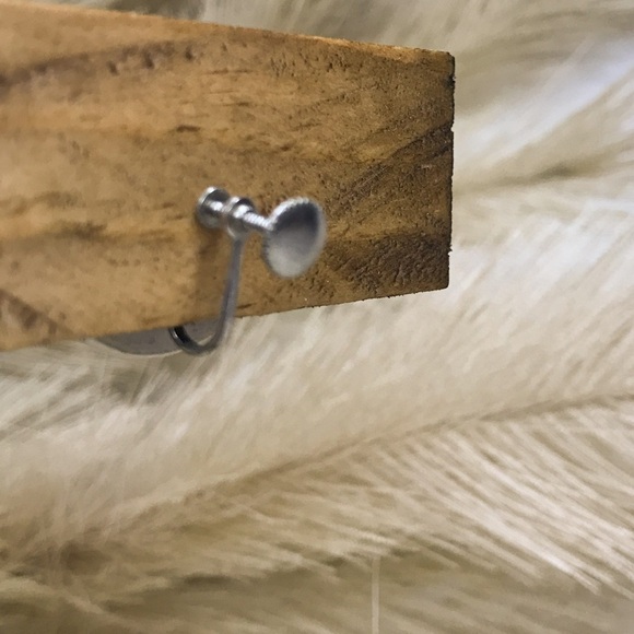 Vintage Enamel Coated Ceramic Initial S Screw-On Earrings - Picture 7 of 8